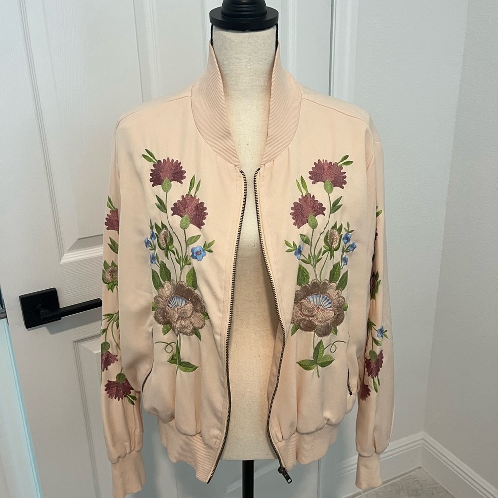 Glamorous Brand Bomber Jacket with Floral Embroidery, size L, EUC